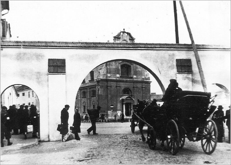 The main entrance to the Radom ghetto.